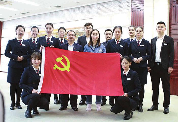 作为家长，你认为“罚孩子通宵看电视”这种教育方式是否合适？游戏画面